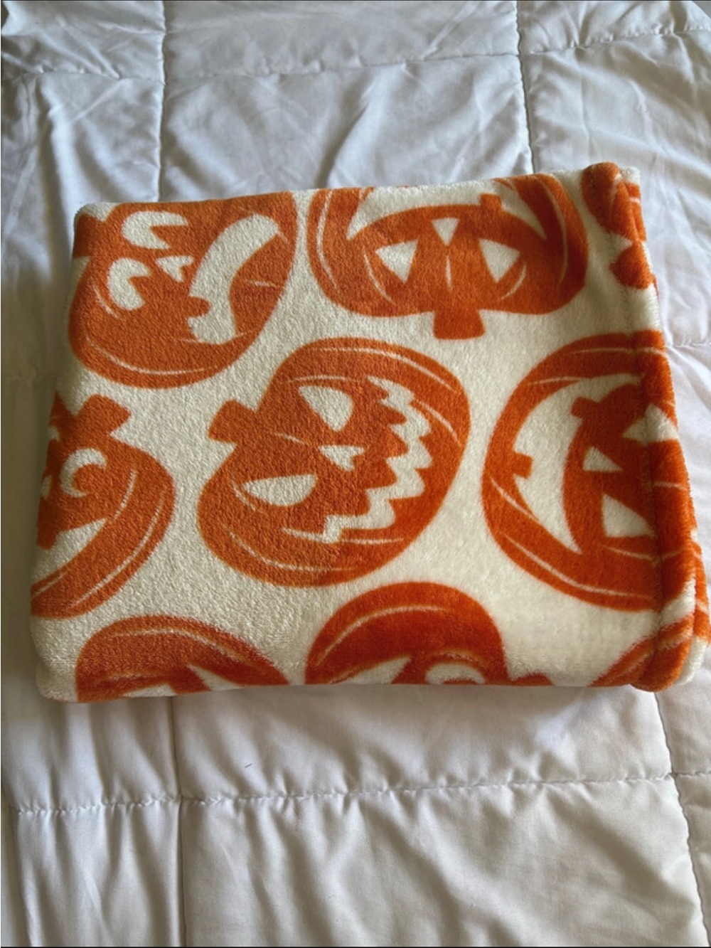 jack o’ lantern face blanket